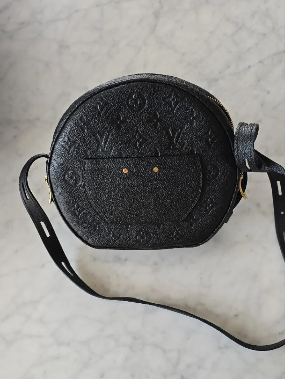 Louis Vuitton compact round